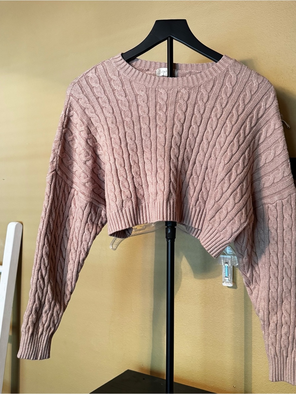 Alter’d State Women’s Medium Blush Pink Cable Knit Cropped Sweater Long Sleeve - Picture 2 of 6